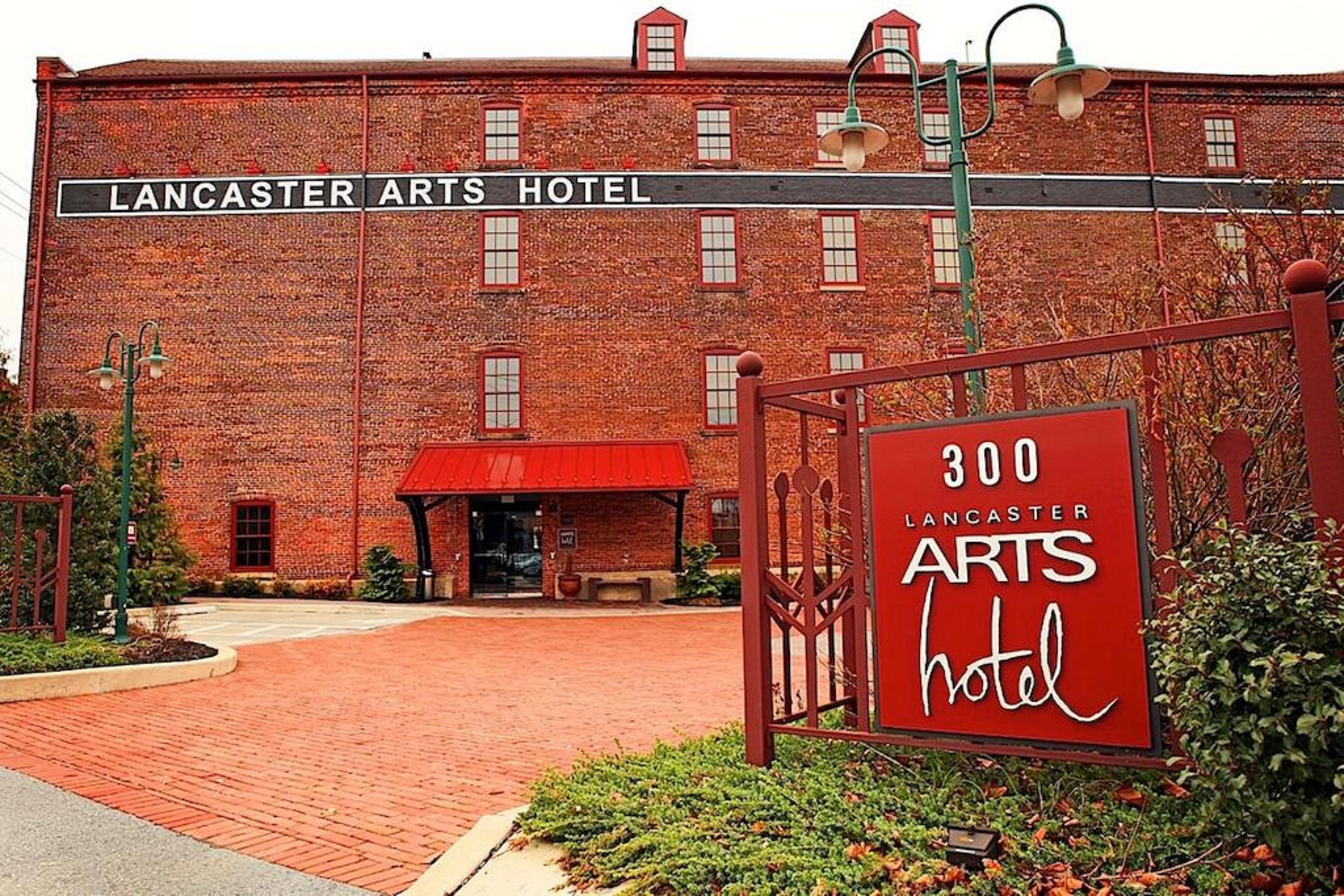 Lancaster Arts Hotel Екстер'єр фото