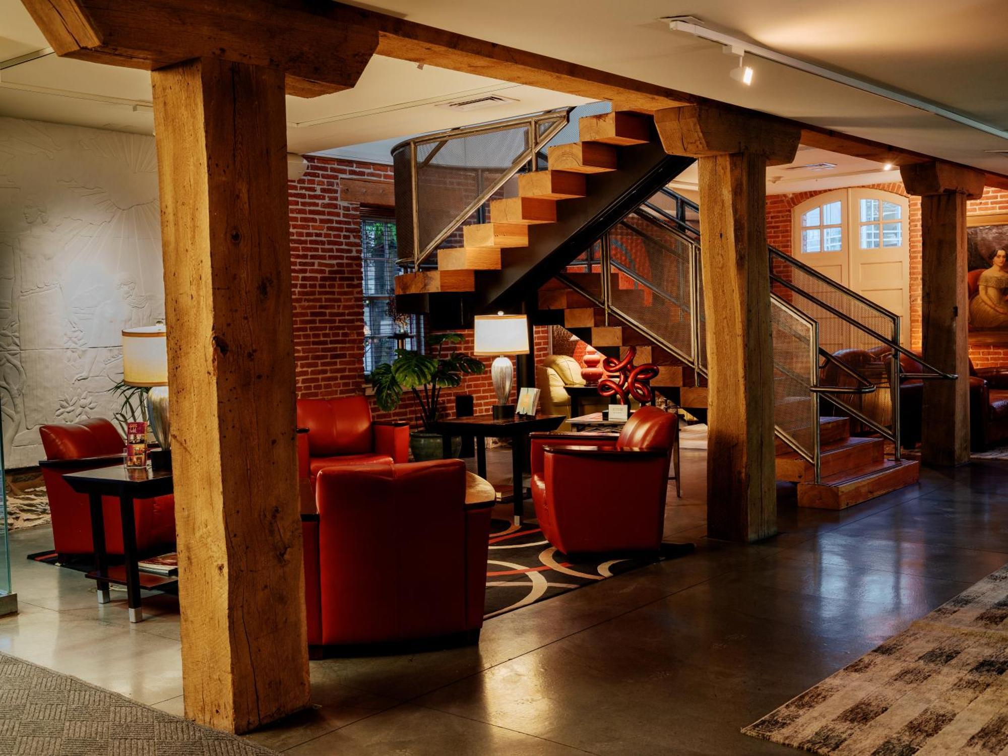 Lancaster Arts Hotel Екстер'єр фото